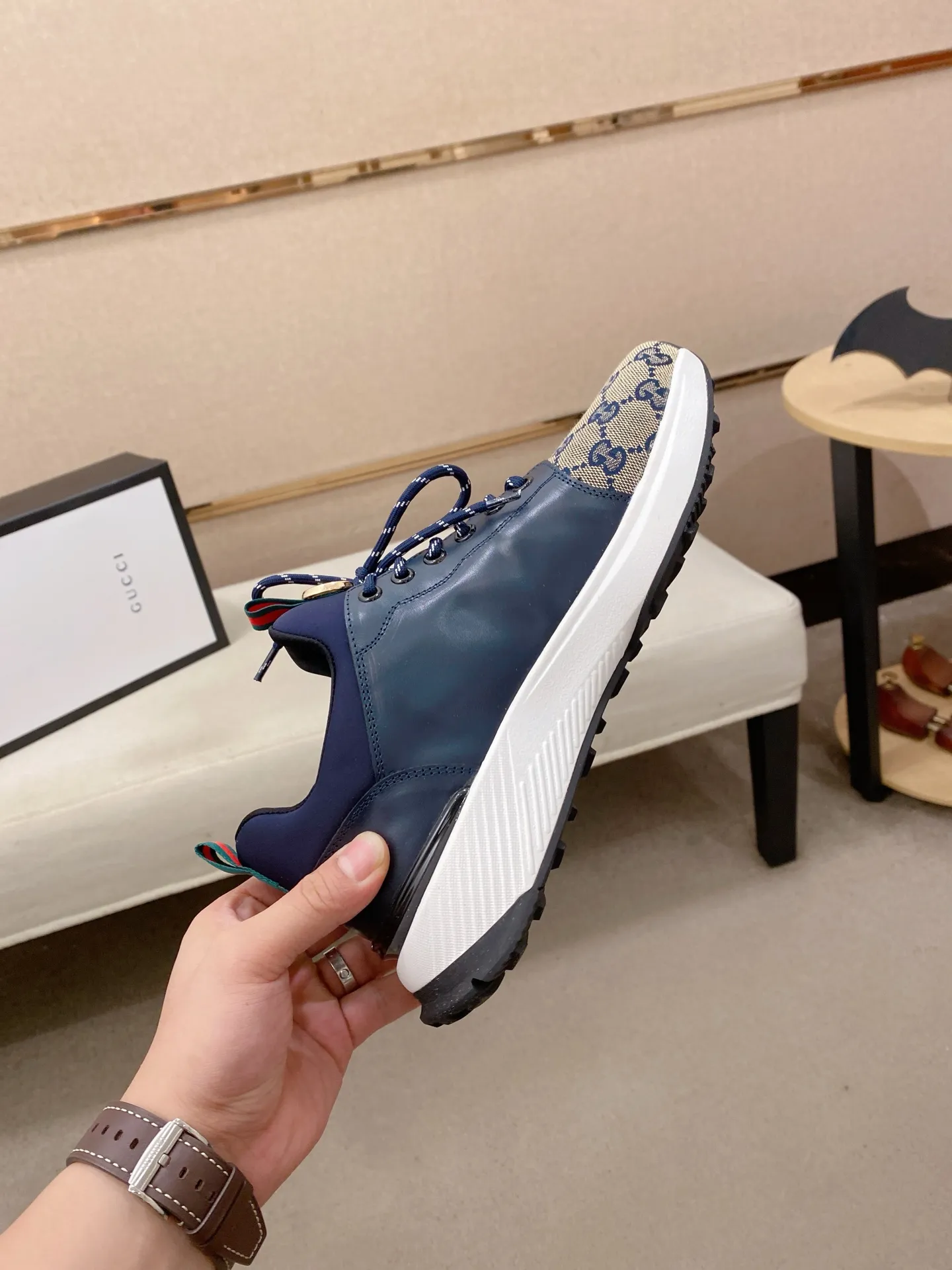 Men's clothing and shoes💰:462💰 (GUCCI) The latest model from the official website🎁🎁Casual and fashionable men's shoes👟, hot style💥The version is simple and elegant, exclusive for trendy men. The unique latest brand elements from the official website👑Original Gucci decoration, fashionable and generous, the fabric is original cowhide ✅Mesh breathable lining, the official website specifies wear-resistant casual outsole, the classic model is taken in kind at the counter🎬38-44 (can be customized for 45 non-refundable)